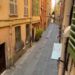 Historical Rue Longue * مينتون