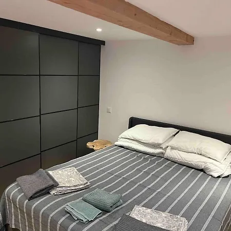 Historical Rue Longue Apartment